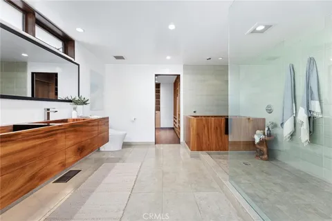 $7,799,000 | 2114 Manhattan Avenue, Hermosa Beach, CA 90254