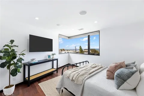 $7,799,000 | 2114 Manhattan Avenue, Hermosa Beach, CA 90254