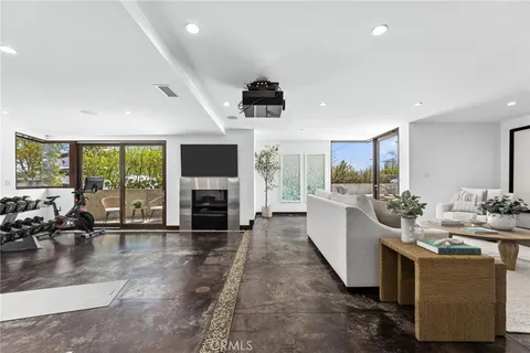 $7,799,000 | 2114 Manhattan Avenue, Hermosa Beach, CA 90254