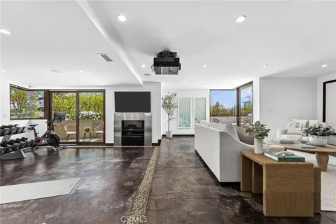 $7,799,000 | 2114 Manhattan Avenue, Hermosa Beach, CA 90254