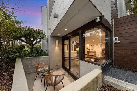 $7,799,000 | 2114 Manhattan Avenue, Hermosa Beach, CA 90254