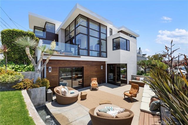 $7,799,000 | 2114 Manhattan Avenue, Hermosa Beach, CA 90254