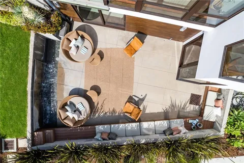 $7,799,000 | 2114 Manhattan Avenue, Hermosa Beach, CA 90254