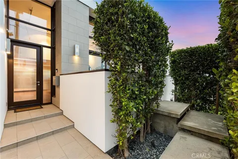 $7,799,000 | 2114 Manhattan Avenue, Hermosa Beach, CA 90254