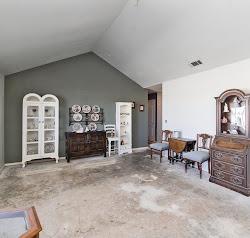 21780 Valley View Road Madera, CA 93638 - Photo 6 of 22 a view of a livingroom with furniture and chandelier