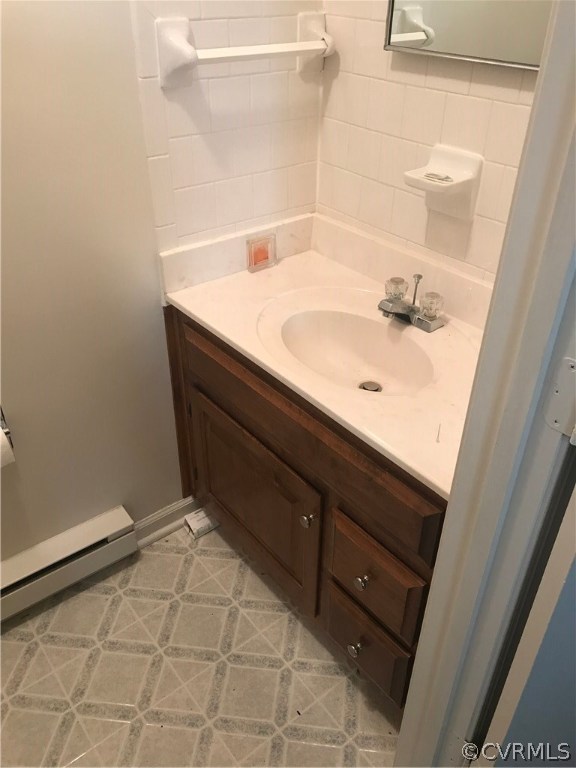 105 Princeton Road Colonial Heights, VA 23834 - Photo 17 of 26 Master half bath