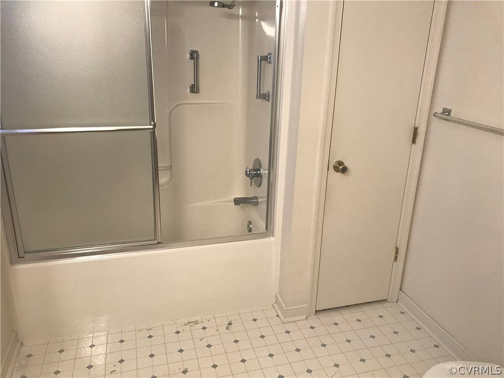 105 Princeton Road Colonial Heights, VA 23834 - Photo 22 of 26 Master full bath
