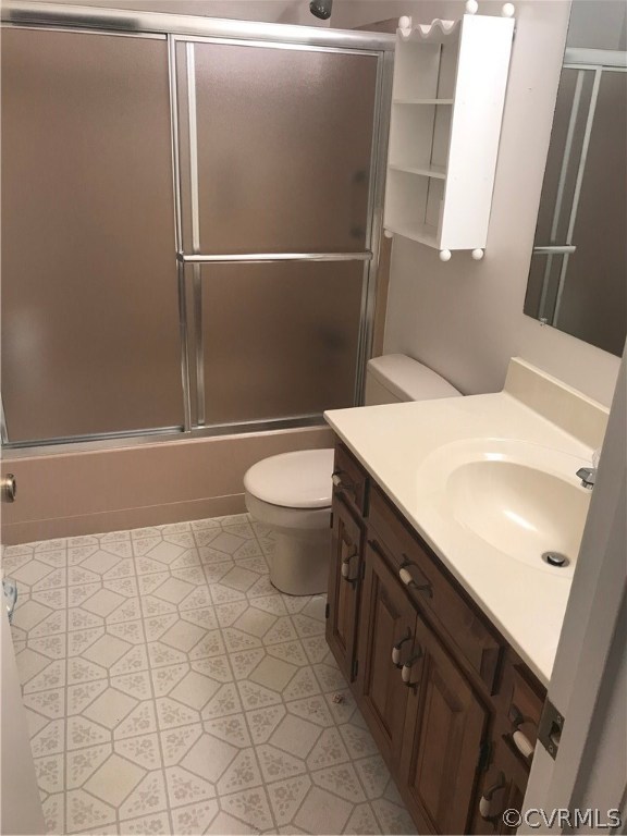 105 Princeton Road Colonial Heights, VA 23834 - Photo 24 of 26 Hall Bath