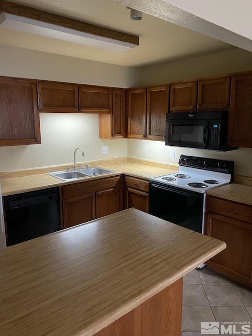 1465 East Peckham Lane, Unit 19 Reno, NV 89502 - Photo 9 of 35 Photo 9