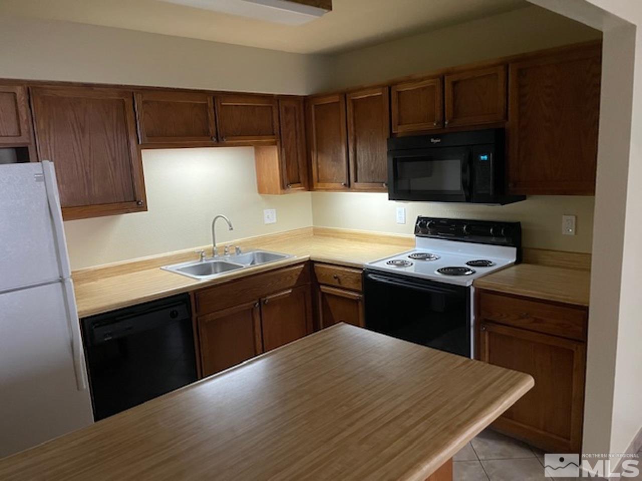 1465 East Peckham Lane, Unit 19 Reno, NV 89502 - Photo 10 of 35 Photo 10