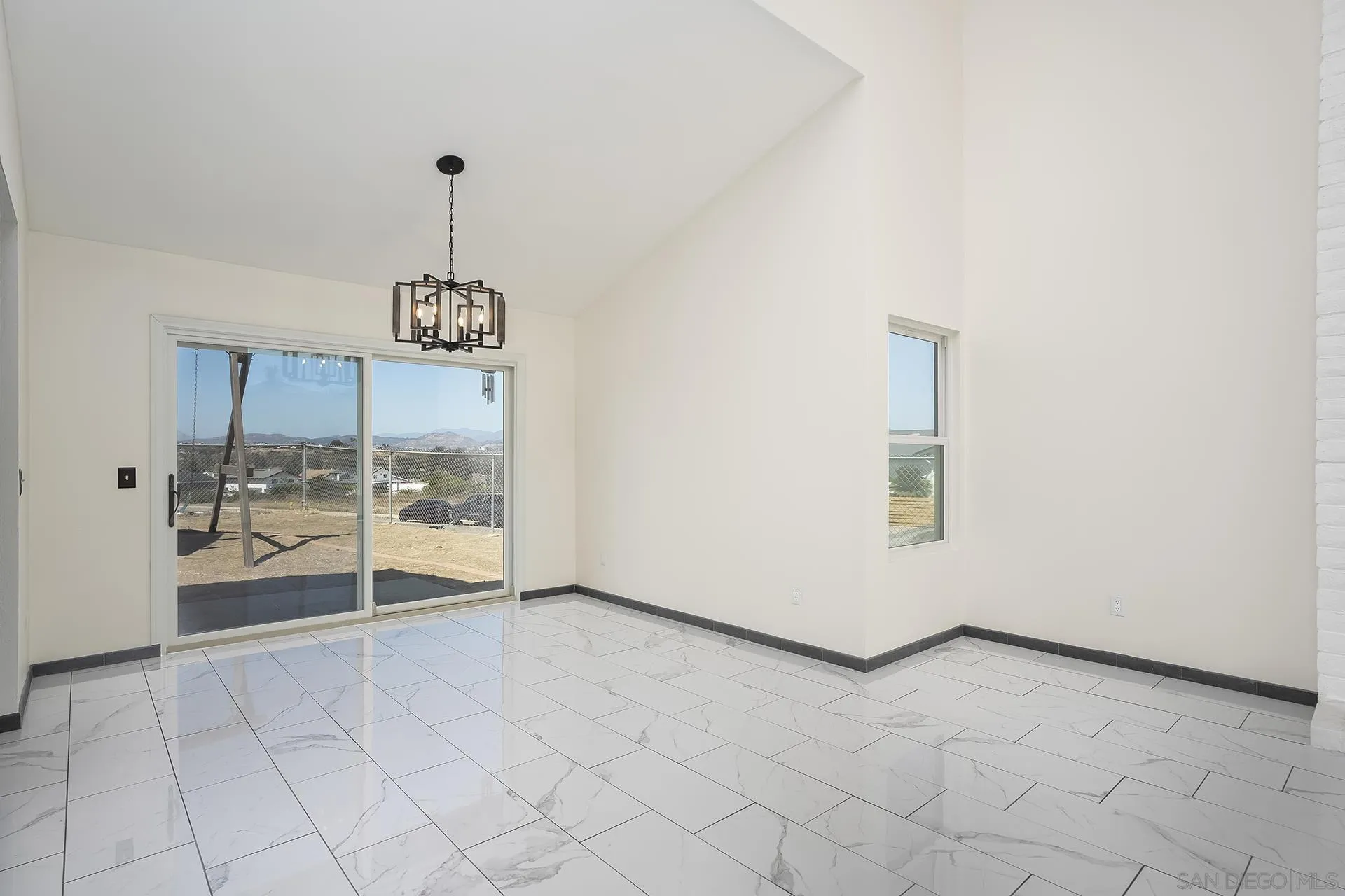 10772 Avenida Roberta Spring Valley, CA 91978 - Photo 8 of 32