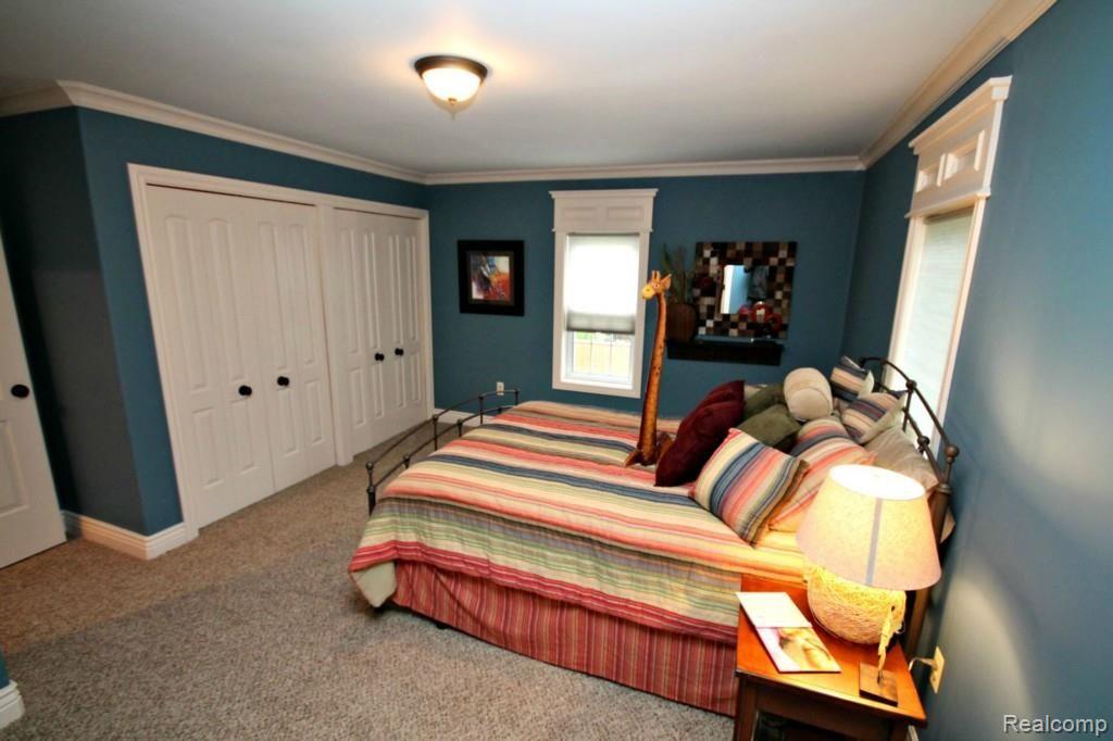 2030 Grace Avenue Rochester, MI 48309 - Photo 15 of 31 16.jpg