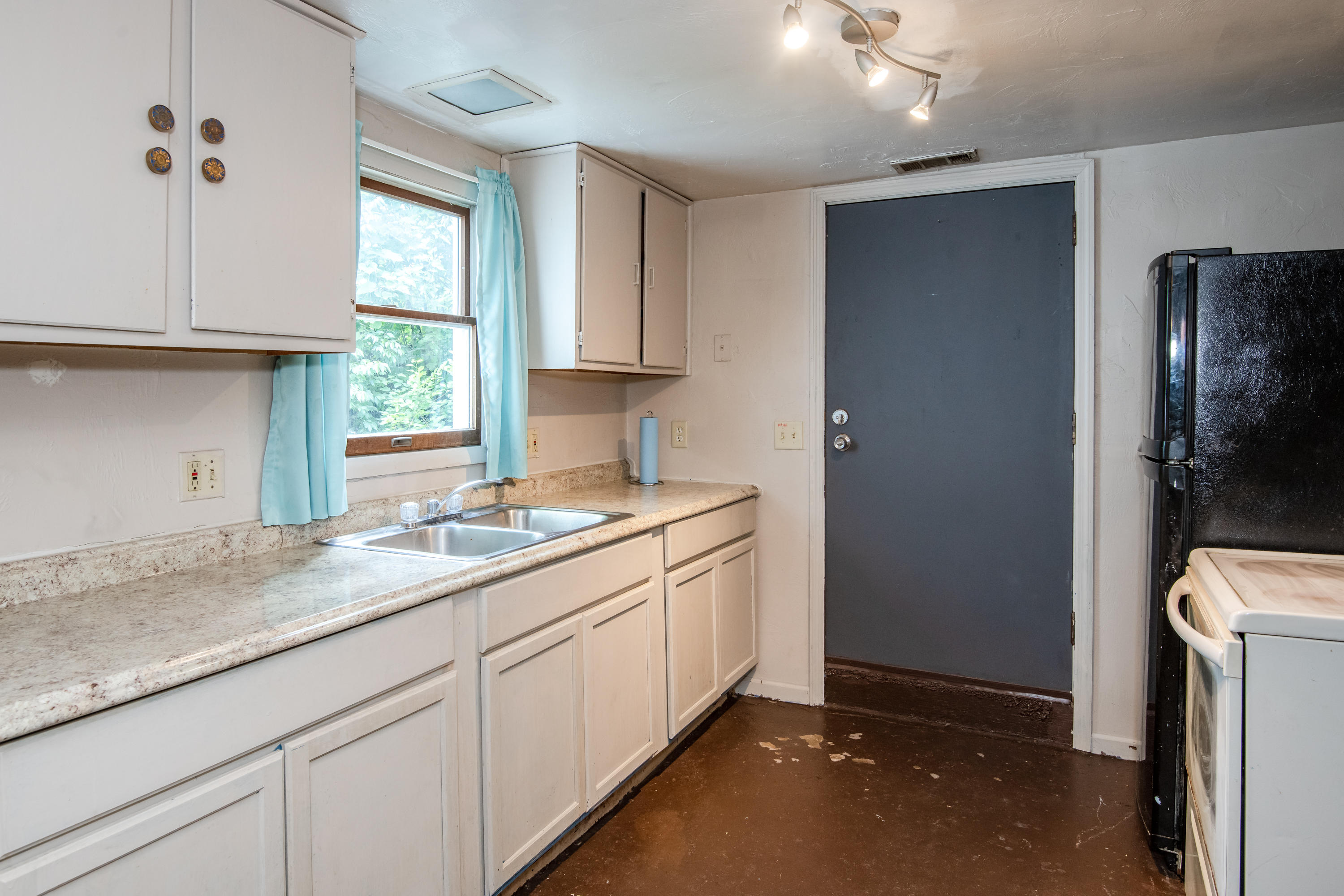 6401 Springfield Xenia Road Springfield, OH 45502 - Photo 8 of 29