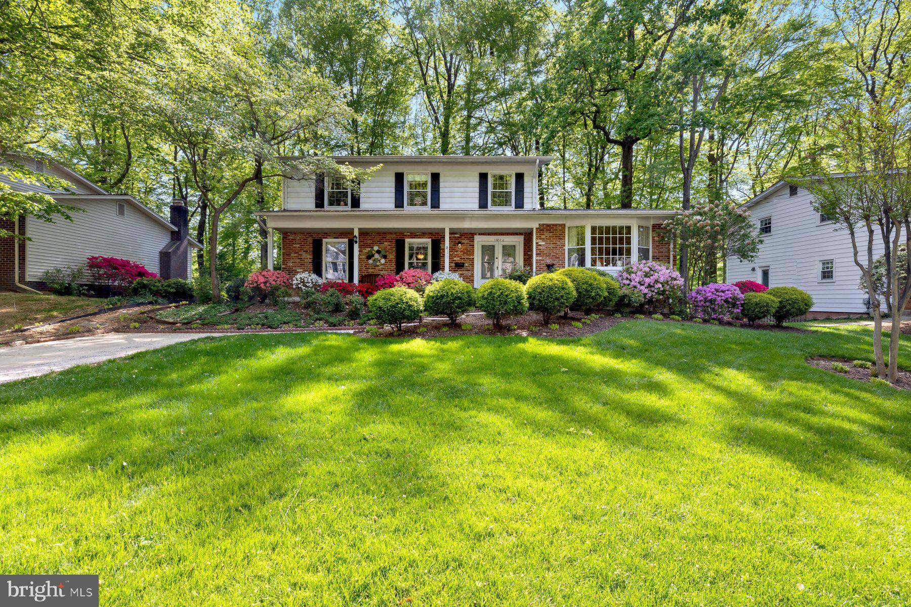 13820 Flint Rock Road Rockville, MD 20853 - Photo 4 of 50 a view of backyard of house with green space