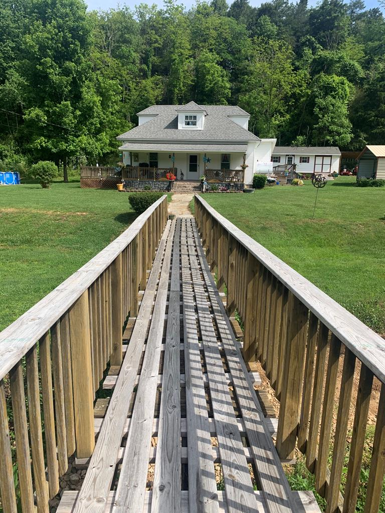 1272 Castleton Road Max Meadows, VA 24360 - Photo 4 of 25 Gallery Image 4
