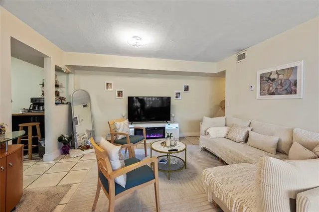 $235,000 | 10710 Royal Palm Boulevard, Unit 22, Coral Springs, FL 33065