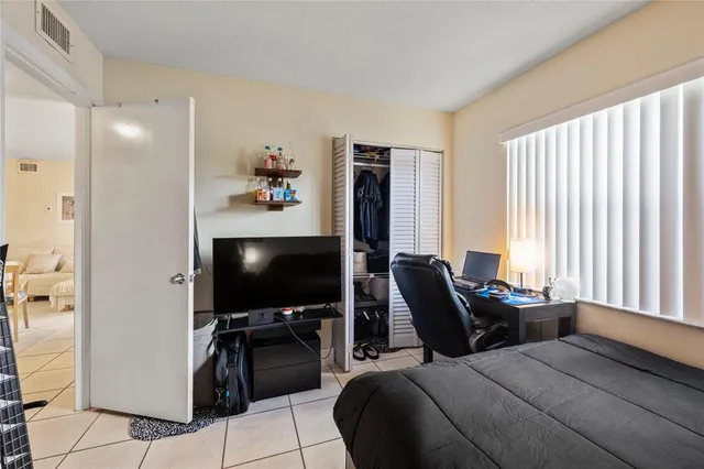 $235,000 | 10710 Royal Palm Boulevard, Unit 22, Coral Springs, FL 33065