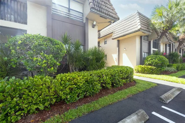 $235,000 | 10710 Royal Palm Boulevard, Unit 22, Coral Springs, FL 33065