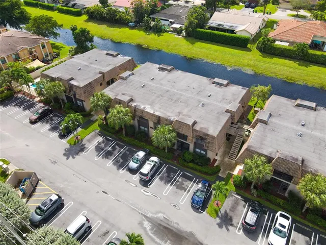 $220,000 | 10710 Royal Palm Boulevard, Unit 22, Coral Springs, FL 33065
