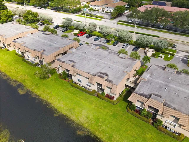 $220,000 | 10710 Royal Palm Boulevard, Unit 22, Coral Springs, FL 33065