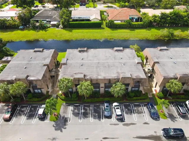 $235,000 | 10710 Royal Palm Boulevard, Unit 22, Coral Springs, FL 33065