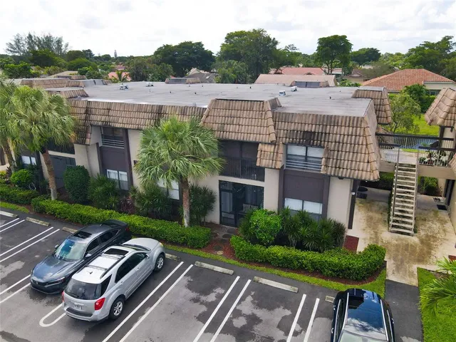 $235,000 | 10710 Royal Palm Boulevard, Unit 22, Coral Springs, FL 33065