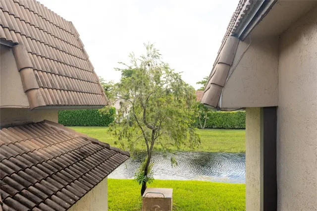 $235,000 | 10710 Royal Palm Boulevard, Unit 22, Coral Springs, FL 33065