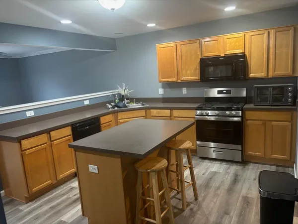 $329,000 | 527 Driftwood Lane, Harvard, IL 60033