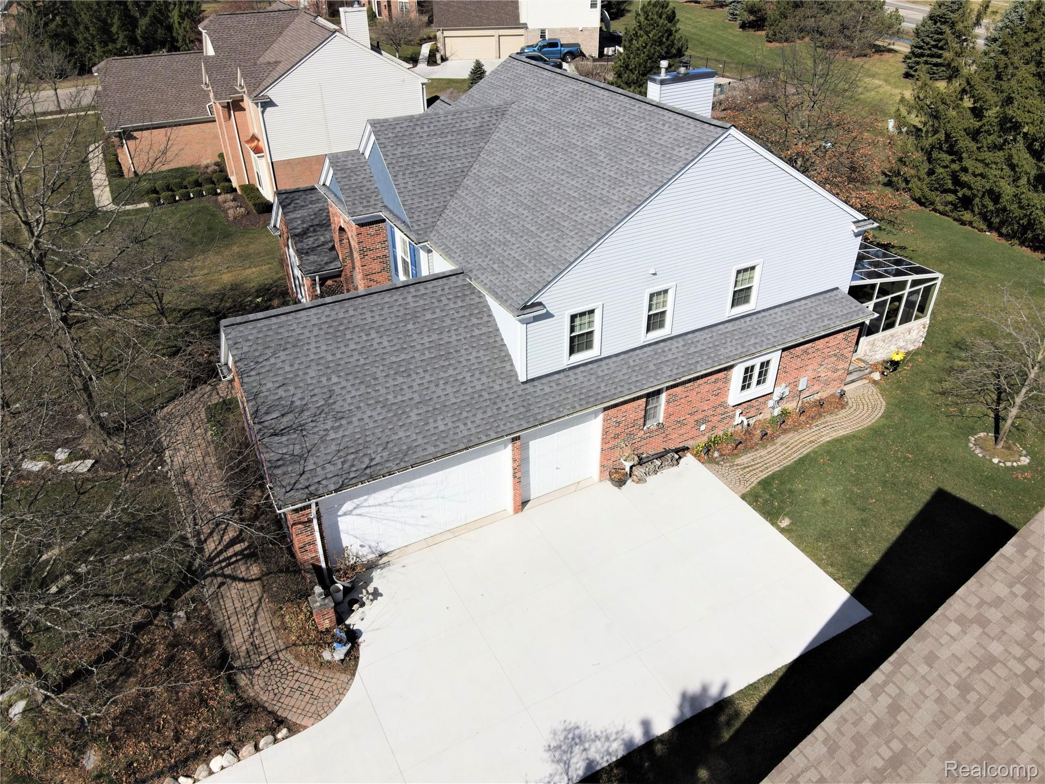 46672 Mornington Road Canton, MI 48188 - Photo 6 of 66 garage.jpg
