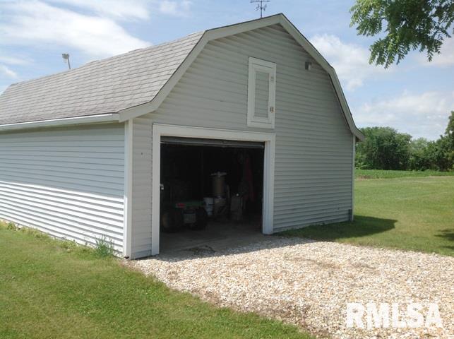 16902 West Pleasant Grove Road Trivoli, IL 61569 - Photo 6 of 17