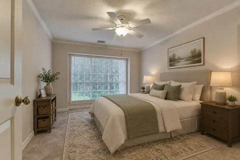 $1,100,000 | 168 West Shadowpoint Circle, The Woodlands, TX 77381