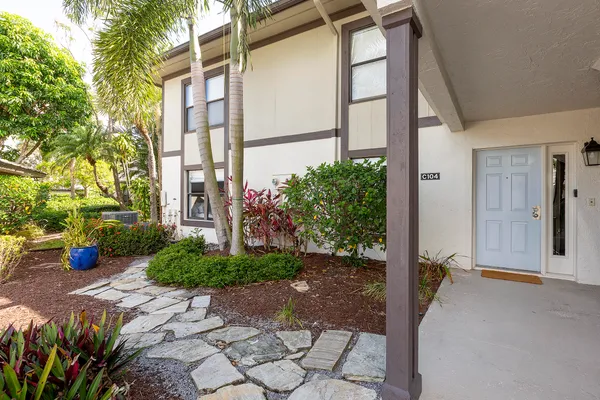 $3,800 | 13254 Polo Club Road, Unit C104, Wellington, FL 33414