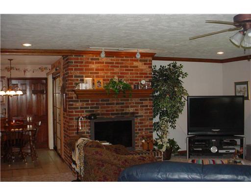73 Cranberry Road Grove City, PA 16127 - Photo 4 of 9 Den/Family/Great Room.