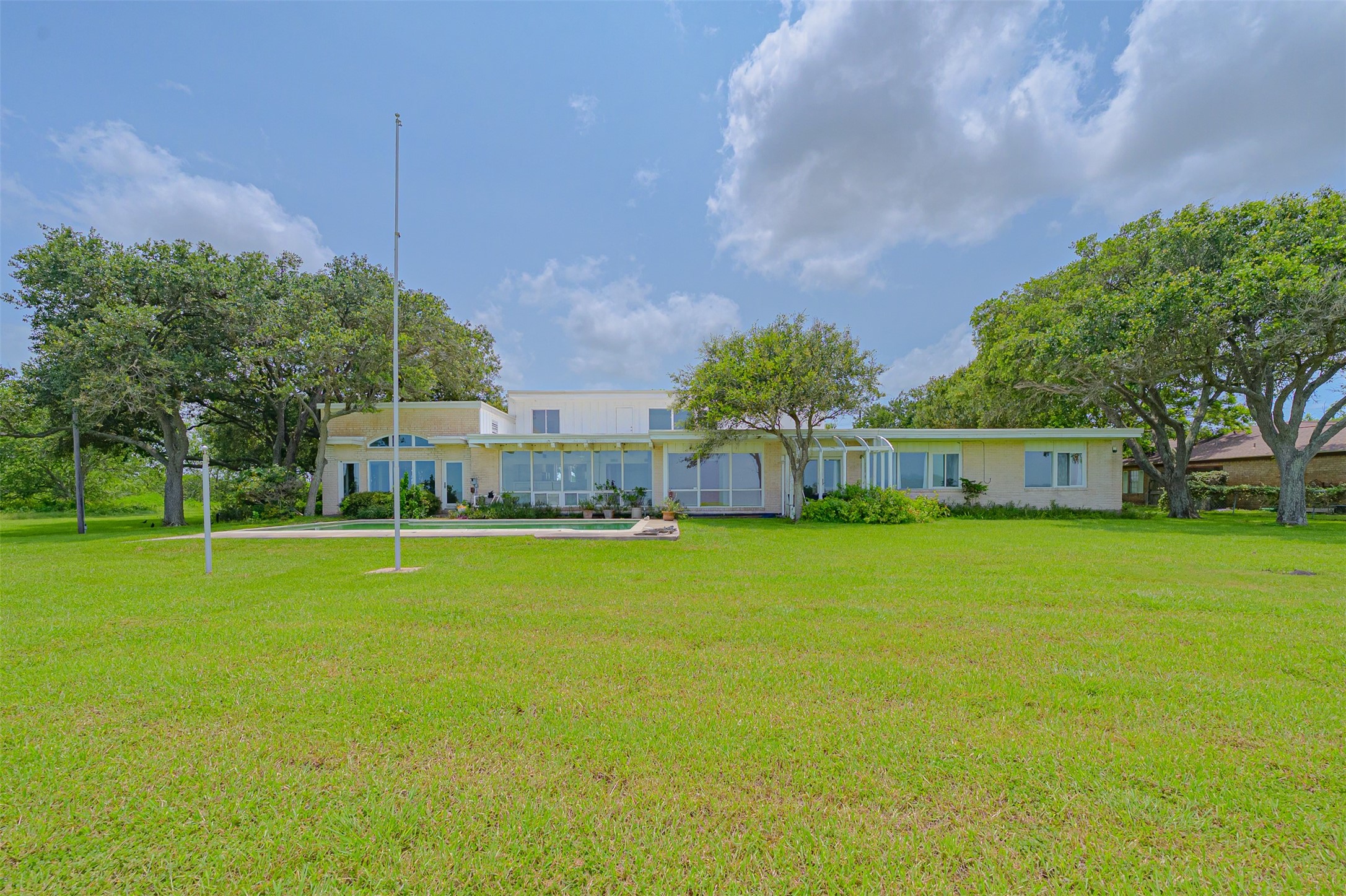 1700 South Virginia Street Port Lavaca, TX 77979 - Photo 5 of 49