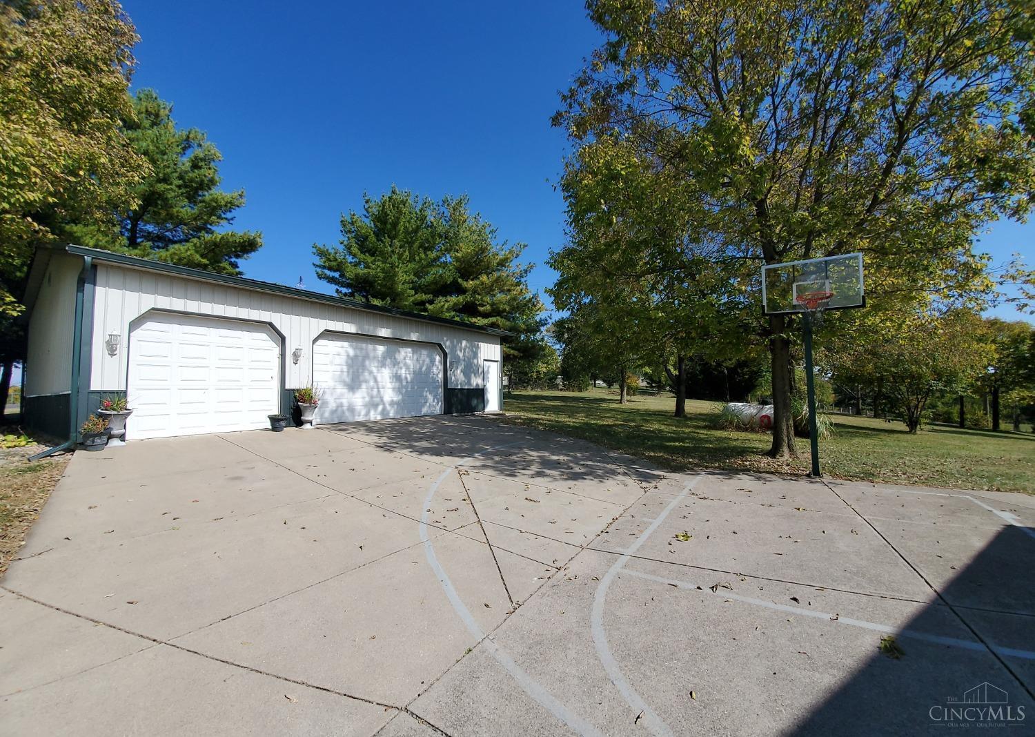 2957 Tolbert Road Hamilton, OH 45011 - Photo 4 of 36