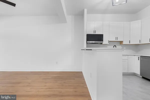 $1,800 | 4930 West Chester Pike, Unit 303, Newtown Square, PA 19073