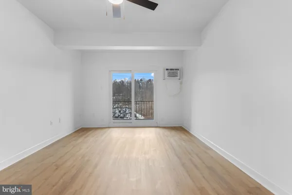 $1,800 | 4930 West Chester Pike, Unit 303, Newtown Square, PA 19073