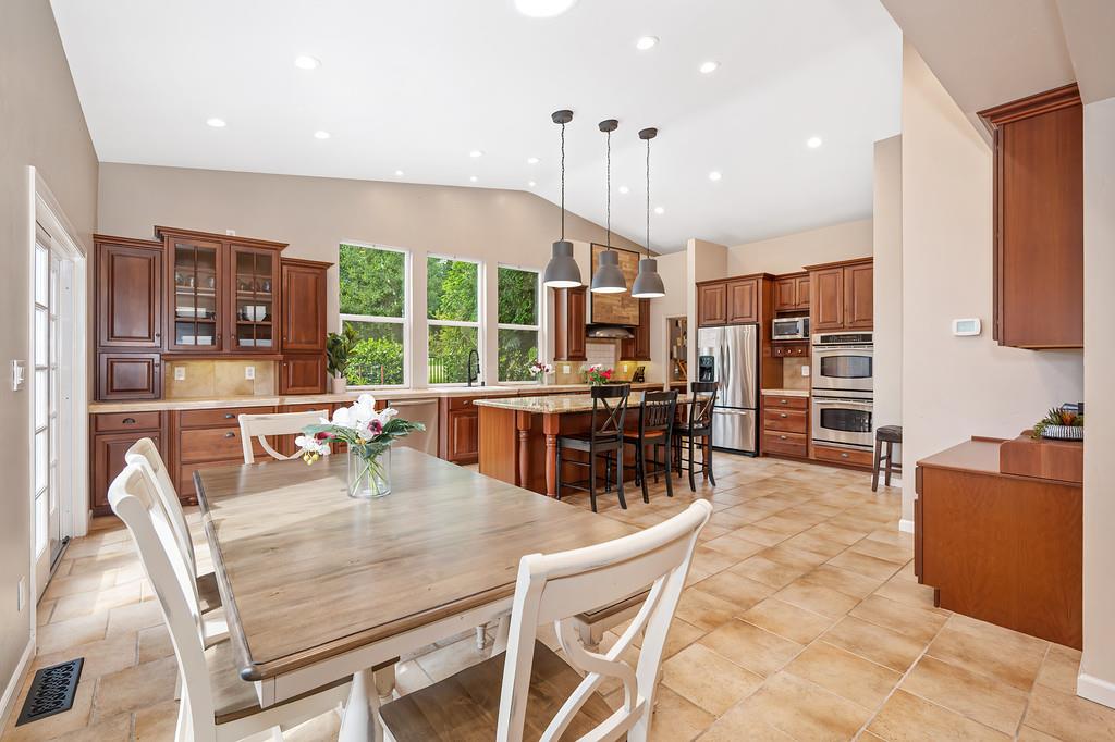 325 Diamond Oaks Road Roseville, CA 95678 - Photo 11 of 48