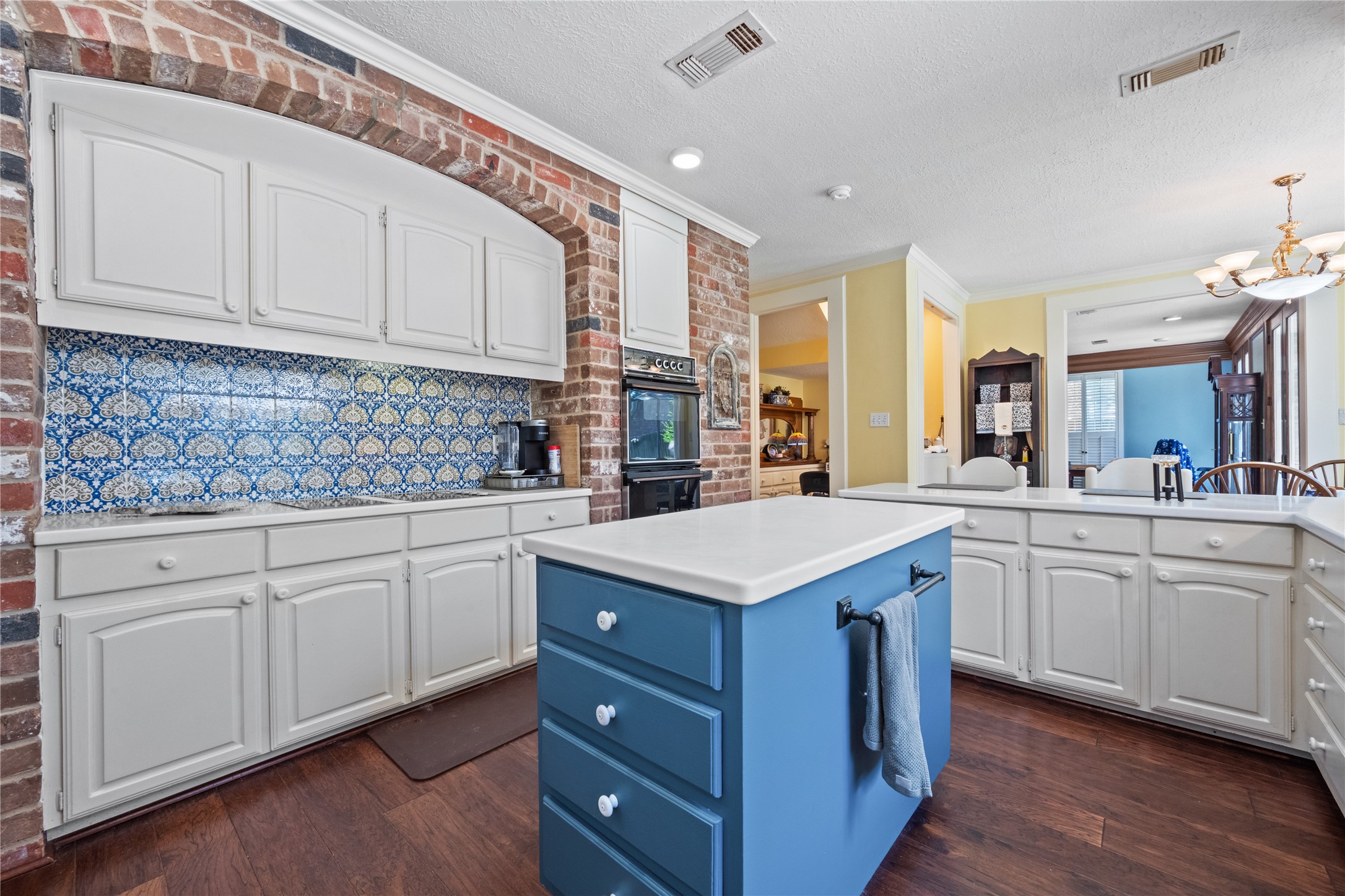 7639 Post Bridge Road Spring, TX 77389 - Photo 13 of 42 a kitchen with sink stove and cabinets