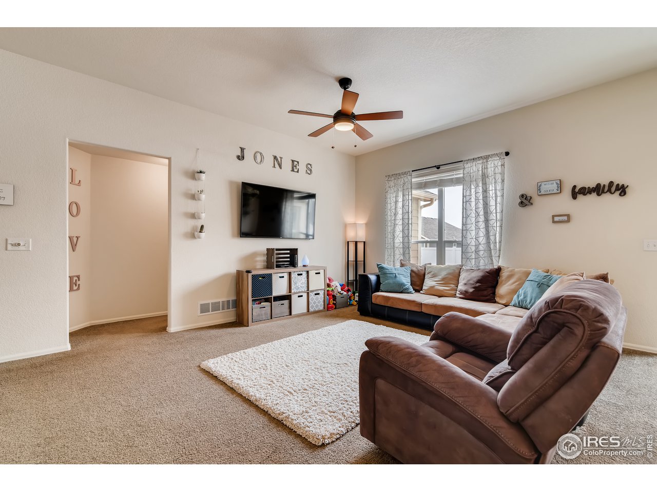 7591 McClellan Road Wellington, CO 80549 - Photo 8 of 40 Living Room