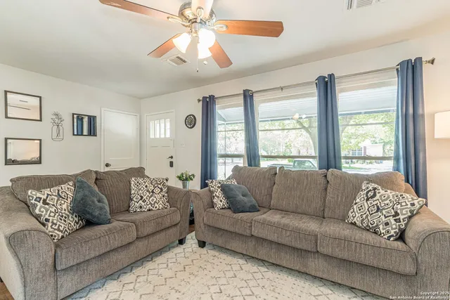 $1,995 | 409 Aero Avenue, Schertz, TX 78154