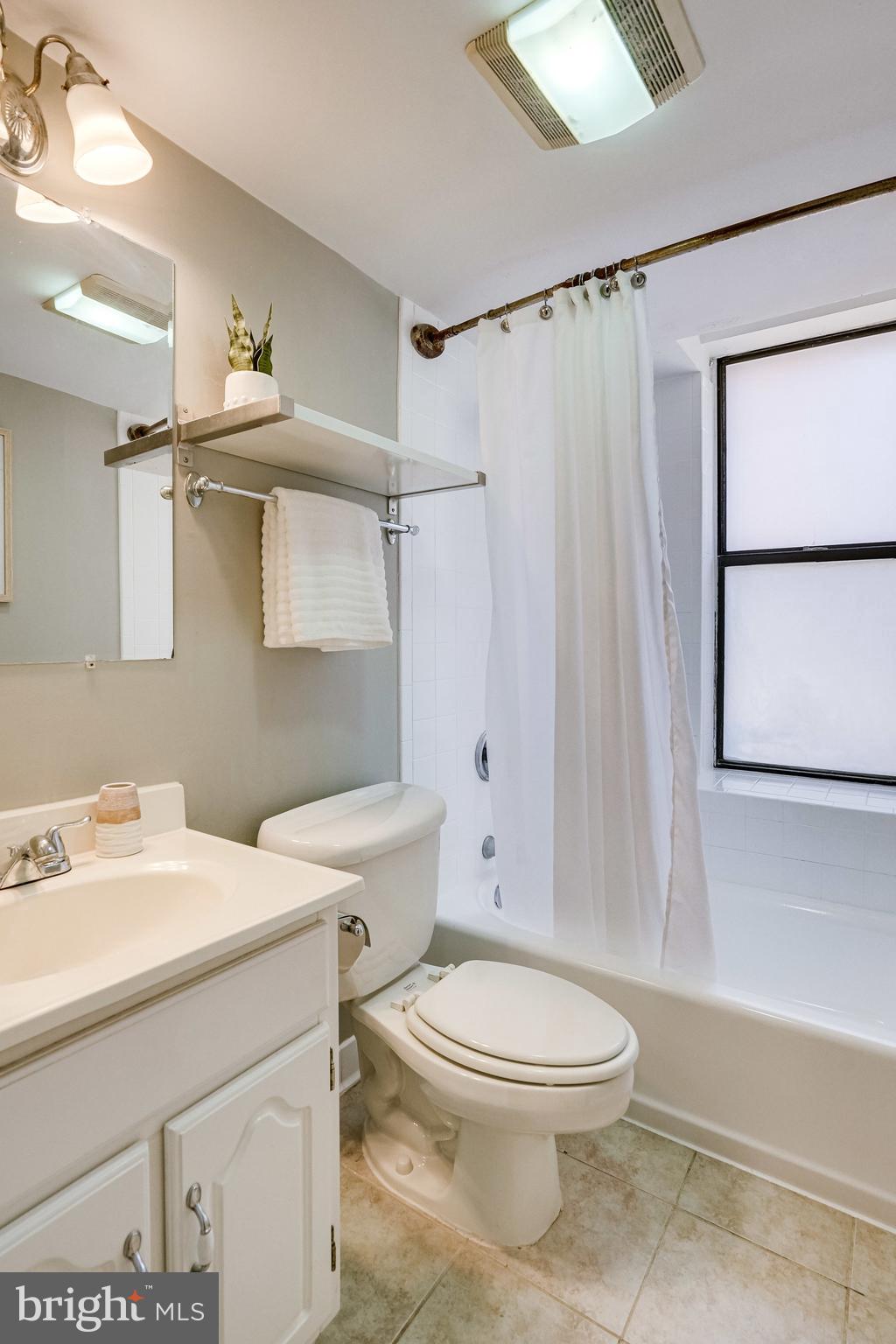 1750 Harvard Street Northwest, Unit 2D Washington, DC 20009 - Photo 26 of 28