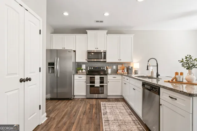 $389,999 | 204 Clear Springs Court, Jackson, GA 30233