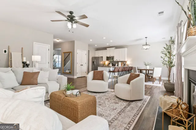 $389,999 | 204 Clear Springs Court, Jackson, GA 30233