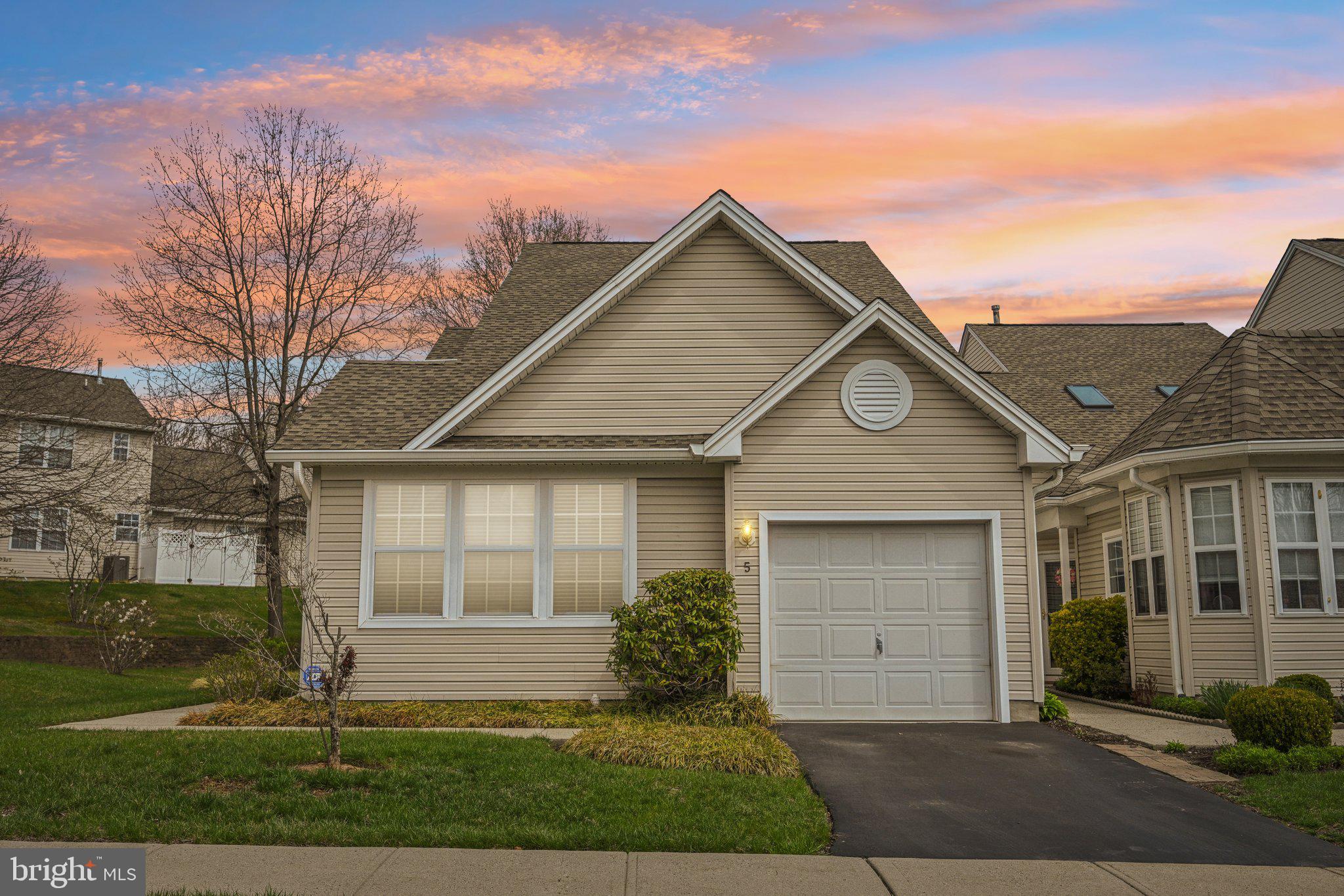 5 Fallview Court Hamilton, NJ 08690 - Photo 1 of 42