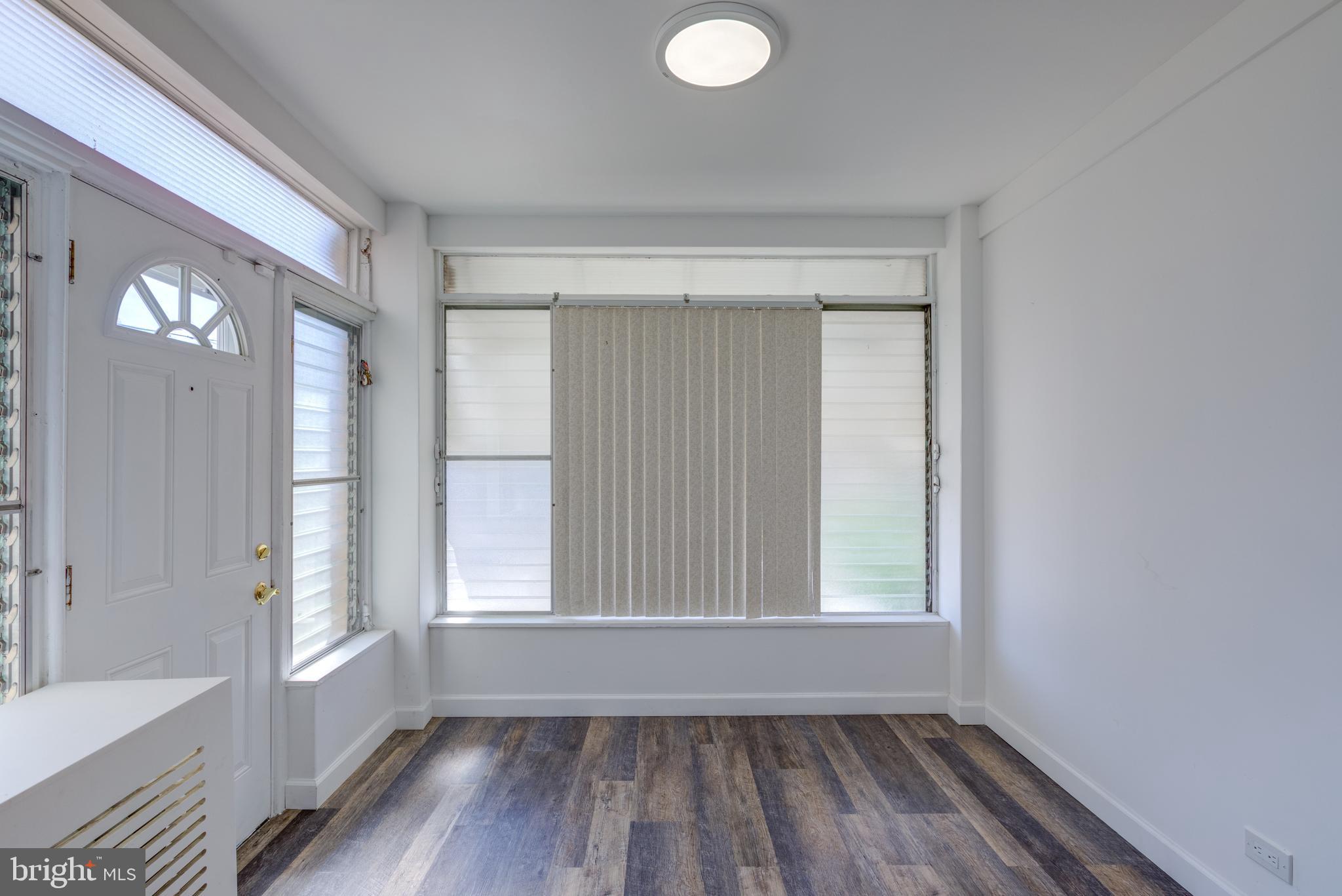 705 Atwood Road Philadelphia, PA 19151 - Photo 3 of 25 foyer