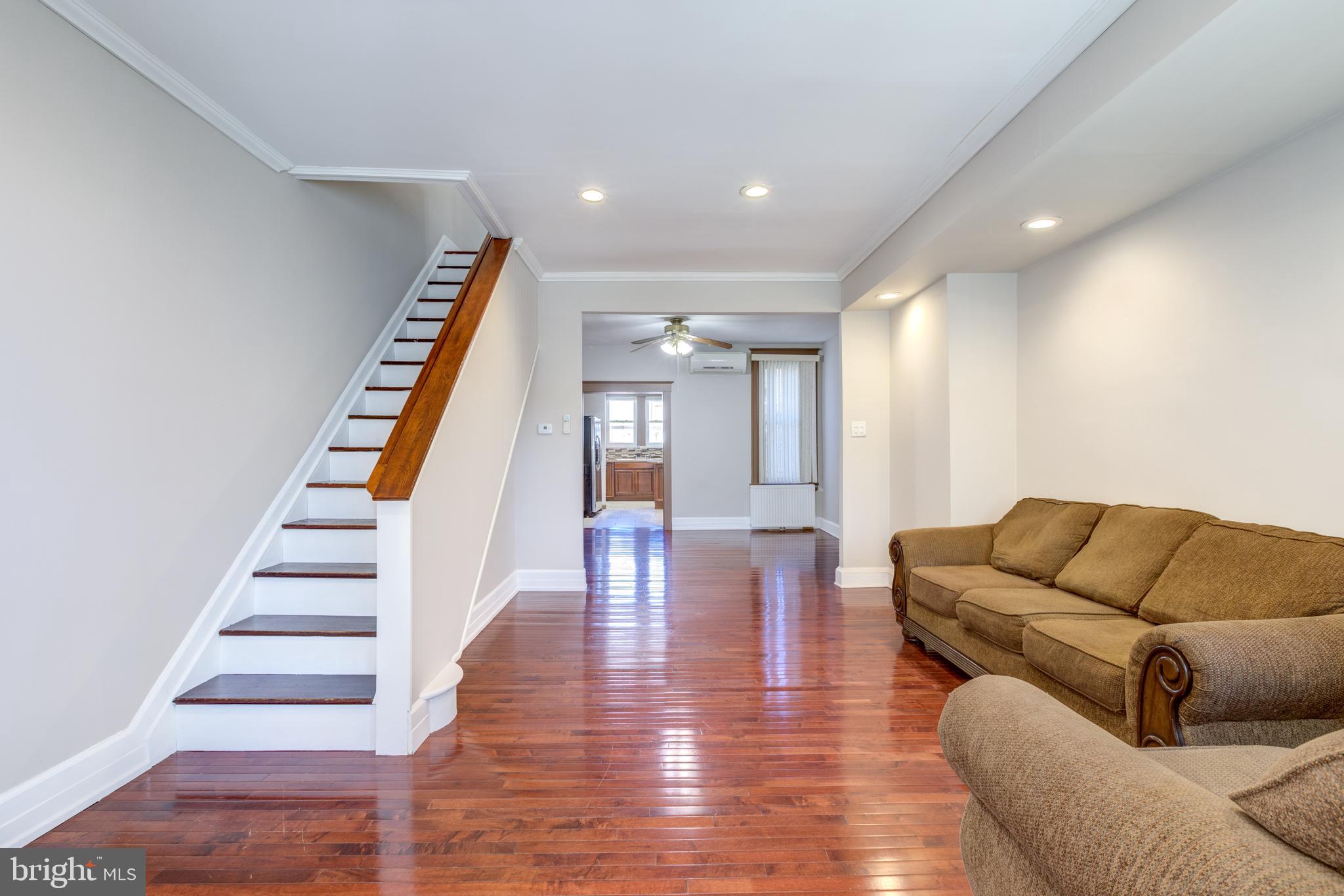 705 Atwood Road Philadelphia, PA 19151 - Photo 4 of 25 living room