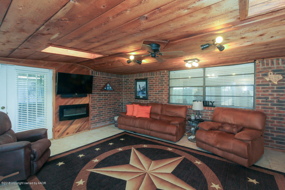6307 Bayswater Road Amarillo, TX 79109 - Photo 18 of 39 DEN VIEW 2