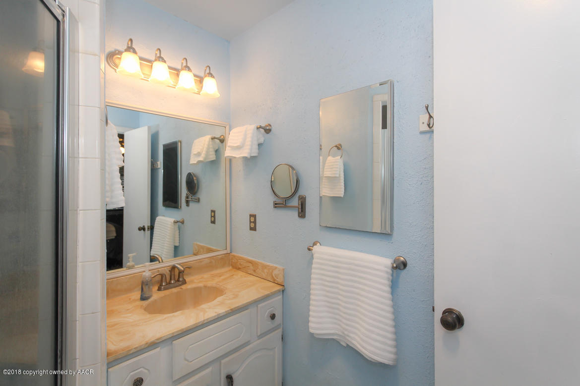 6307 Bayswater Road Amarillo, TX 79109 - Photo 23 of 39 MASTER BATH