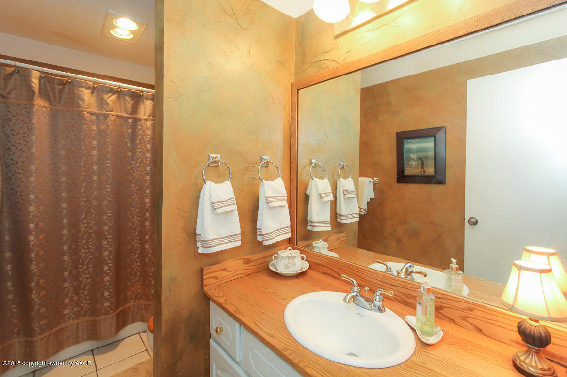 6307 Bayswater Road Amarillo, TX 79109 - Photo 29 of 39 BATHROOM 2
